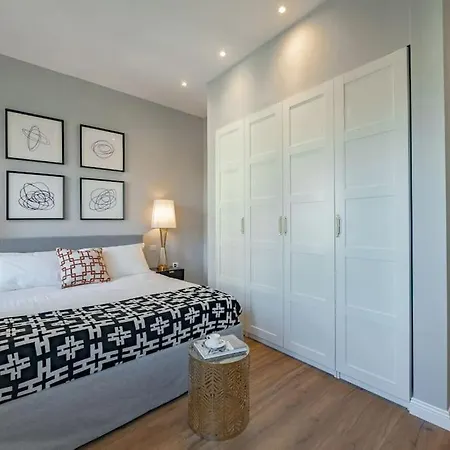 - Flamingo With Santa Croce View Florenz